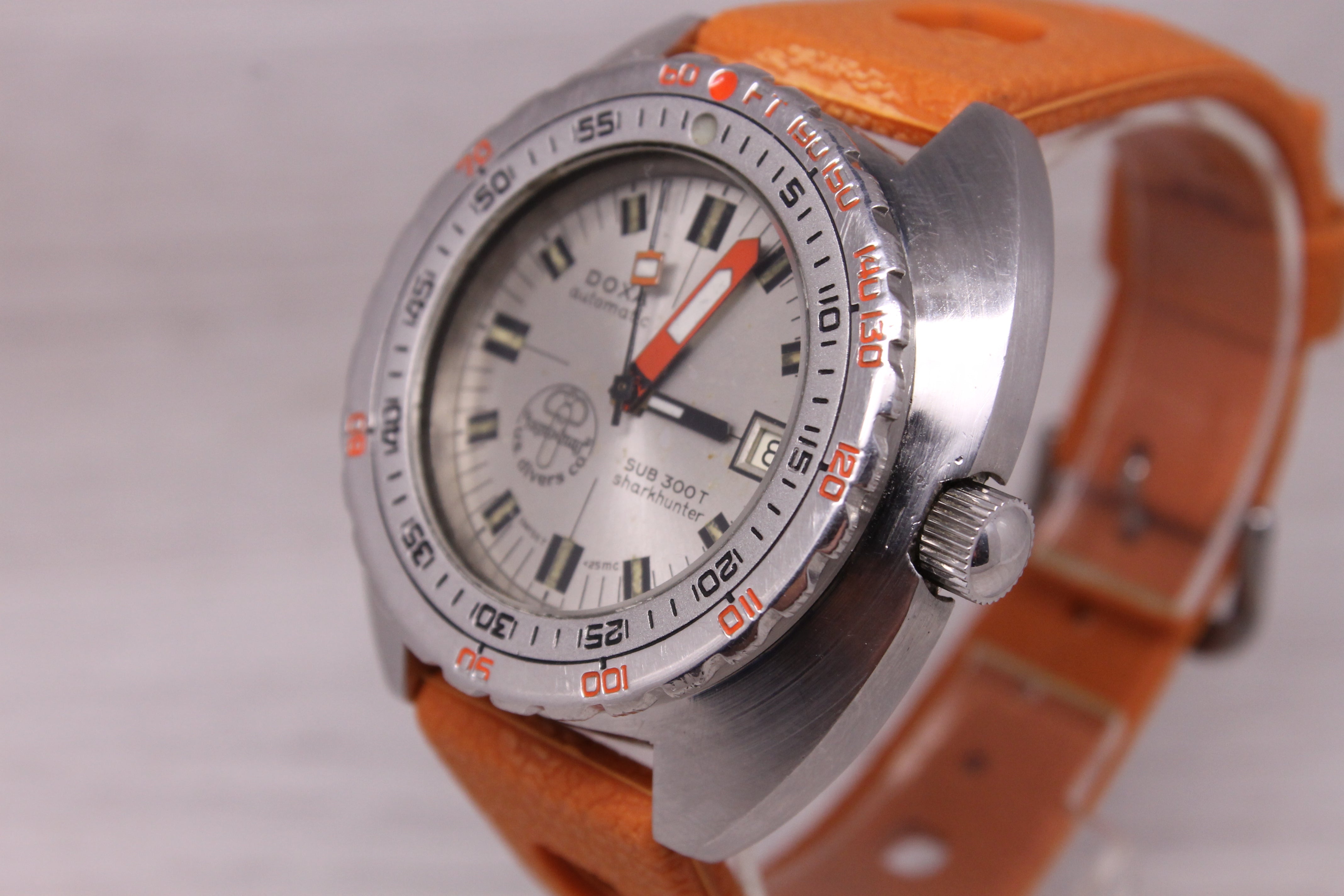 Vintage Doxa SUB300T Sharkhunter Mens 42mm Steel Divers Watch Silver Aqua Lung