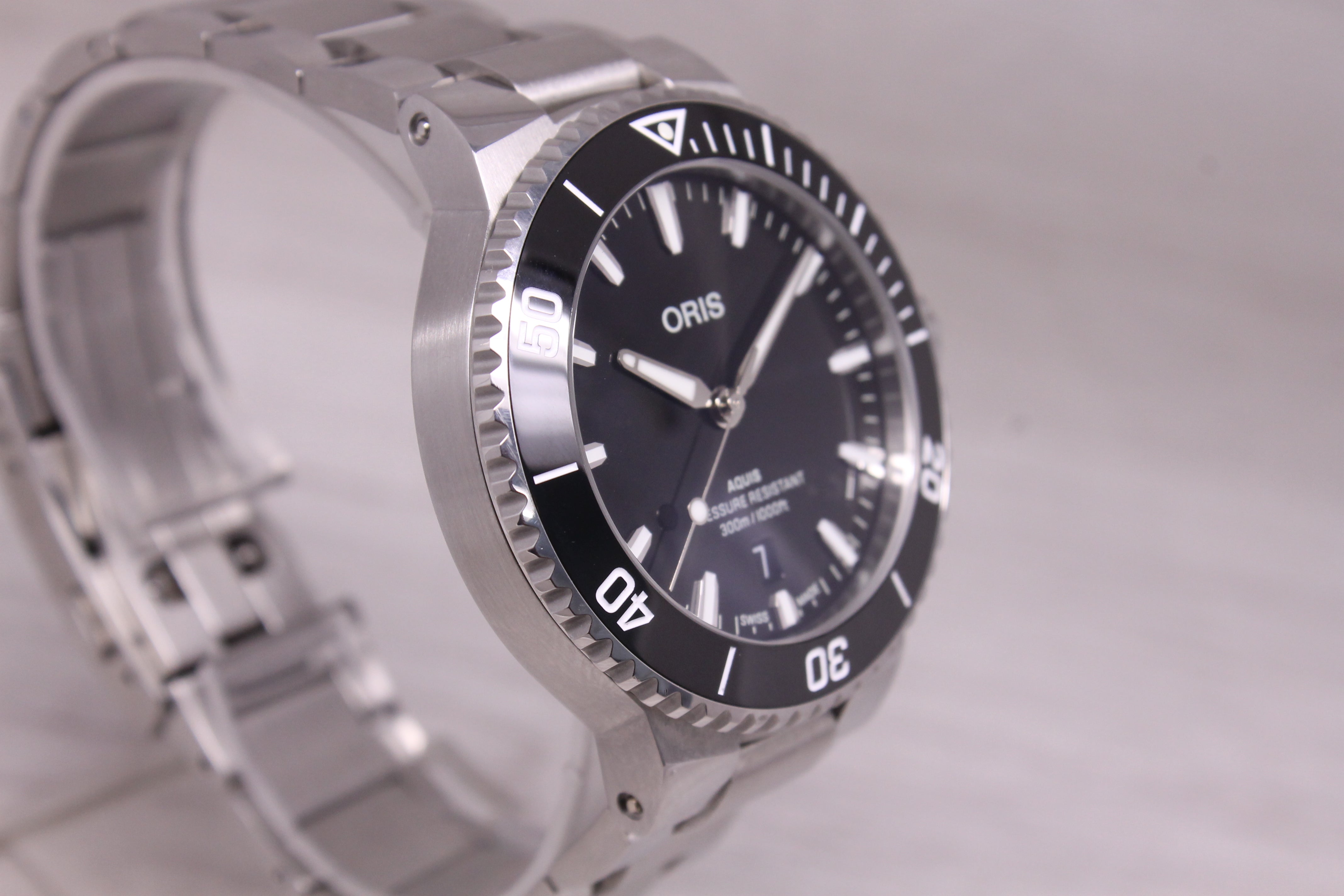 Oris Aquis 7787 Mens 41.5mm Steel Automatic Divers Watch w Box Bracelet Extras