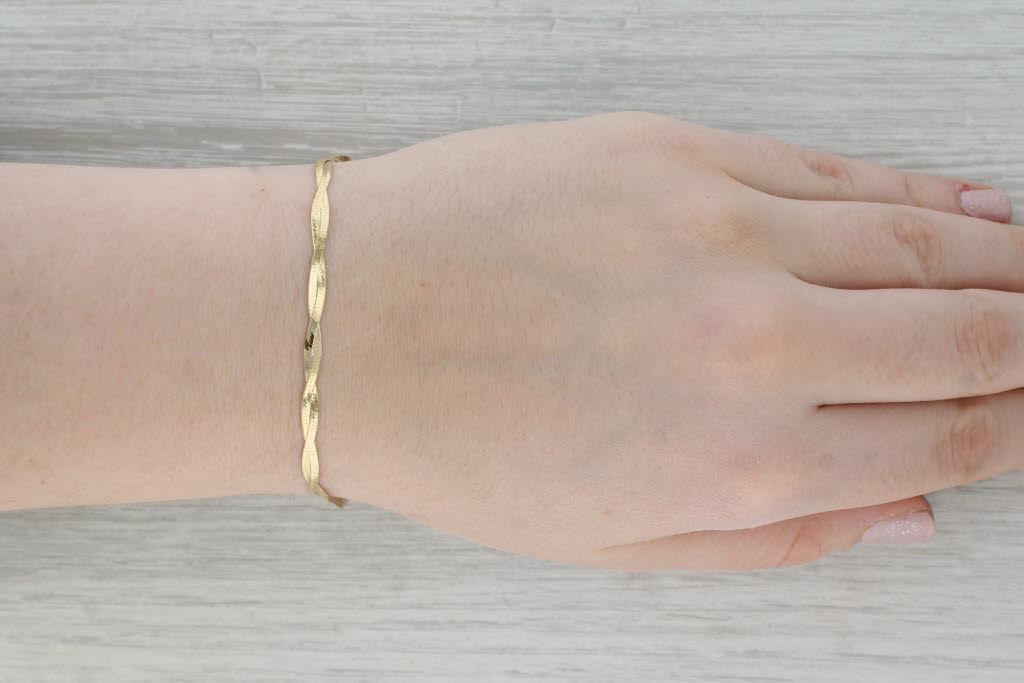 Dark Gray Woven Herringbone Chain Bracelet 14k Yellow Gold 7" 3.4mm