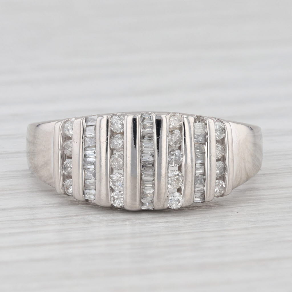 Light Gray 0.35ctw Diamond Ring 10k White Gold Size 8