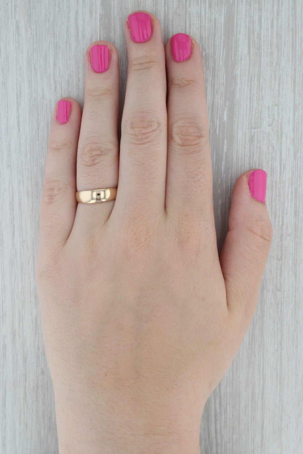 Dark Gray Tappering Gold Ring 14k Yellow Gold Band Size 8.25