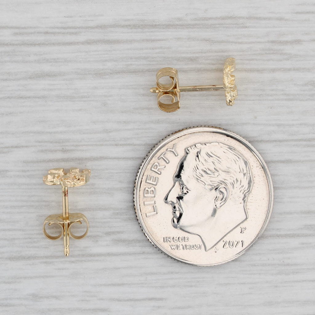 Gray Small Heart Stud Earrings 14k Yellow Gold Nugget Pattern