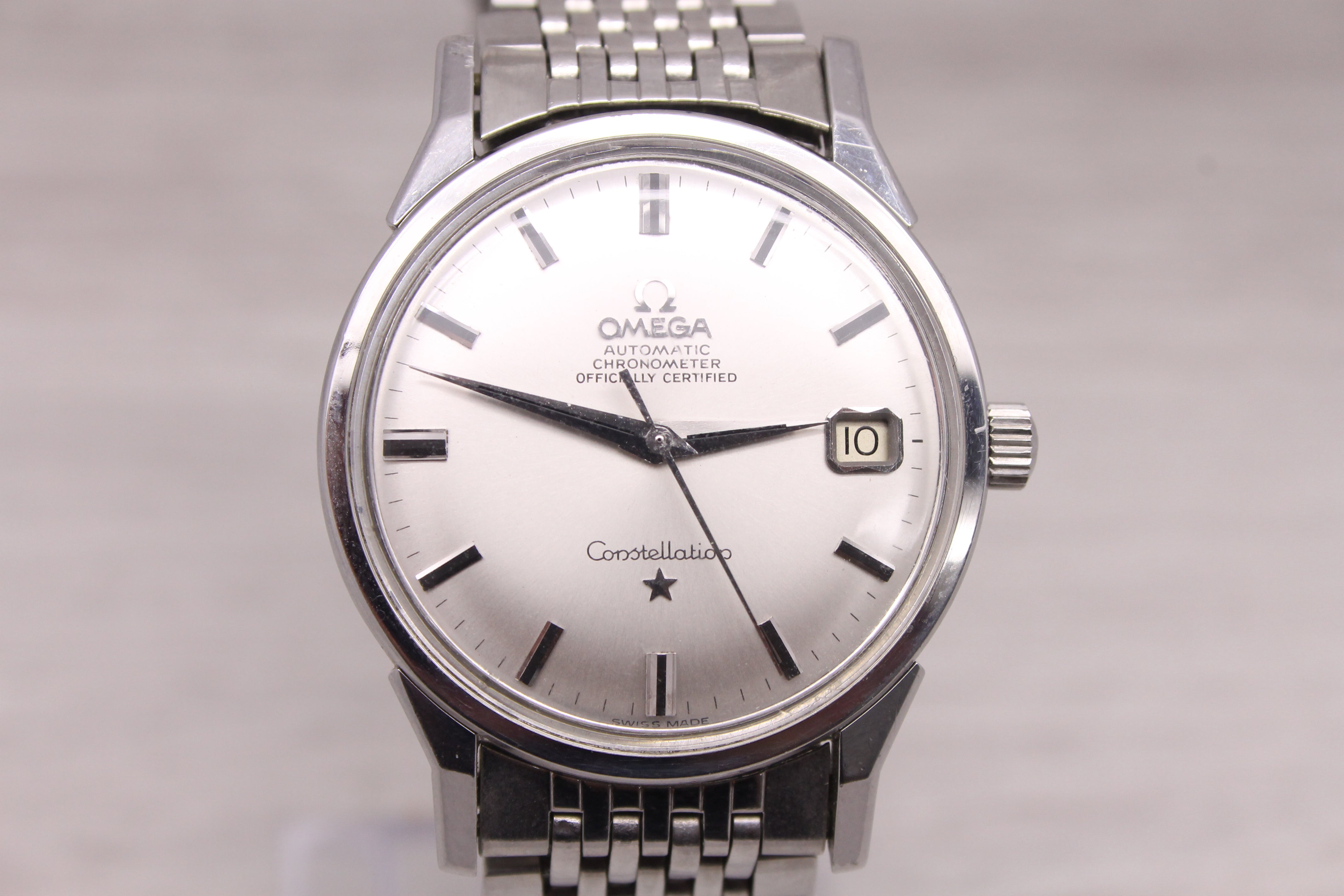 Gray Vintage 1962 Omega Constellation 14902 Mens 34mm Steel Automatic Watch Rice Band