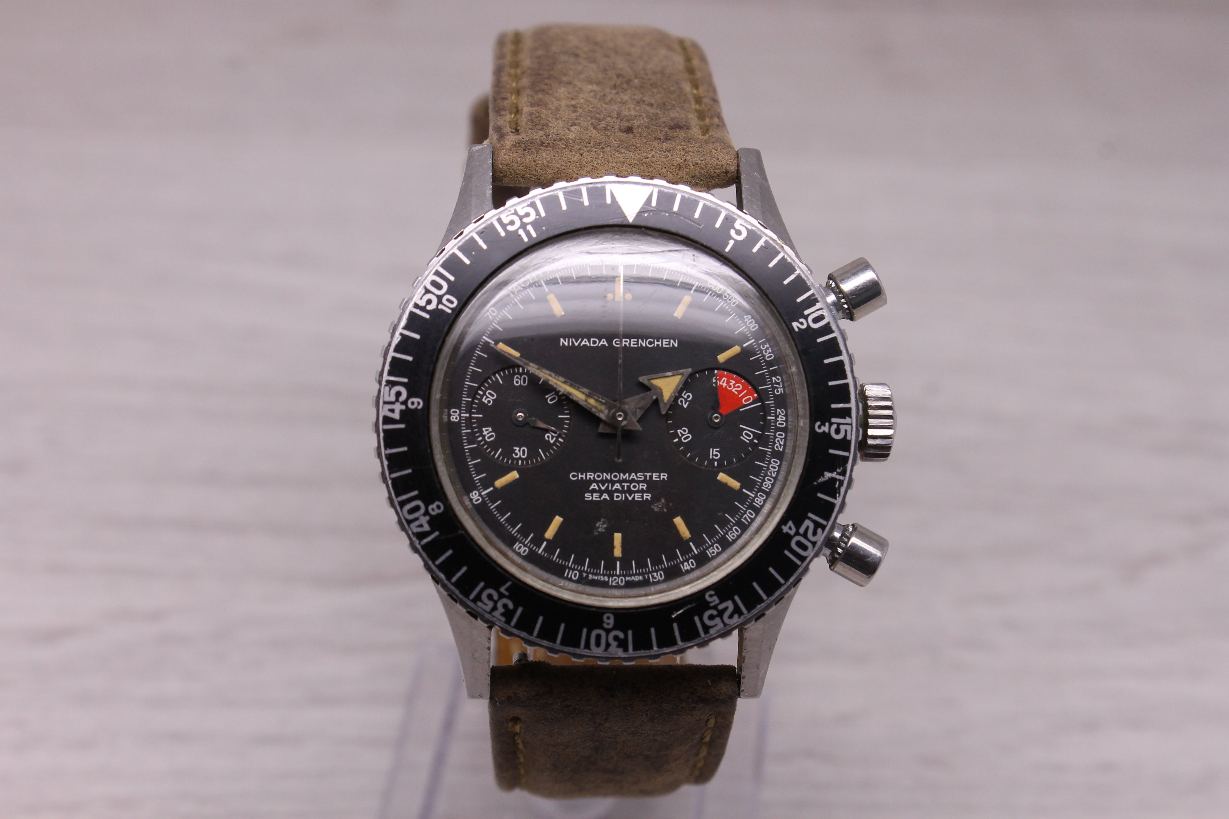 Vintage Nivada Grenchen Chronomaster 38.5mm Chronograph Valjoux 92 Watch