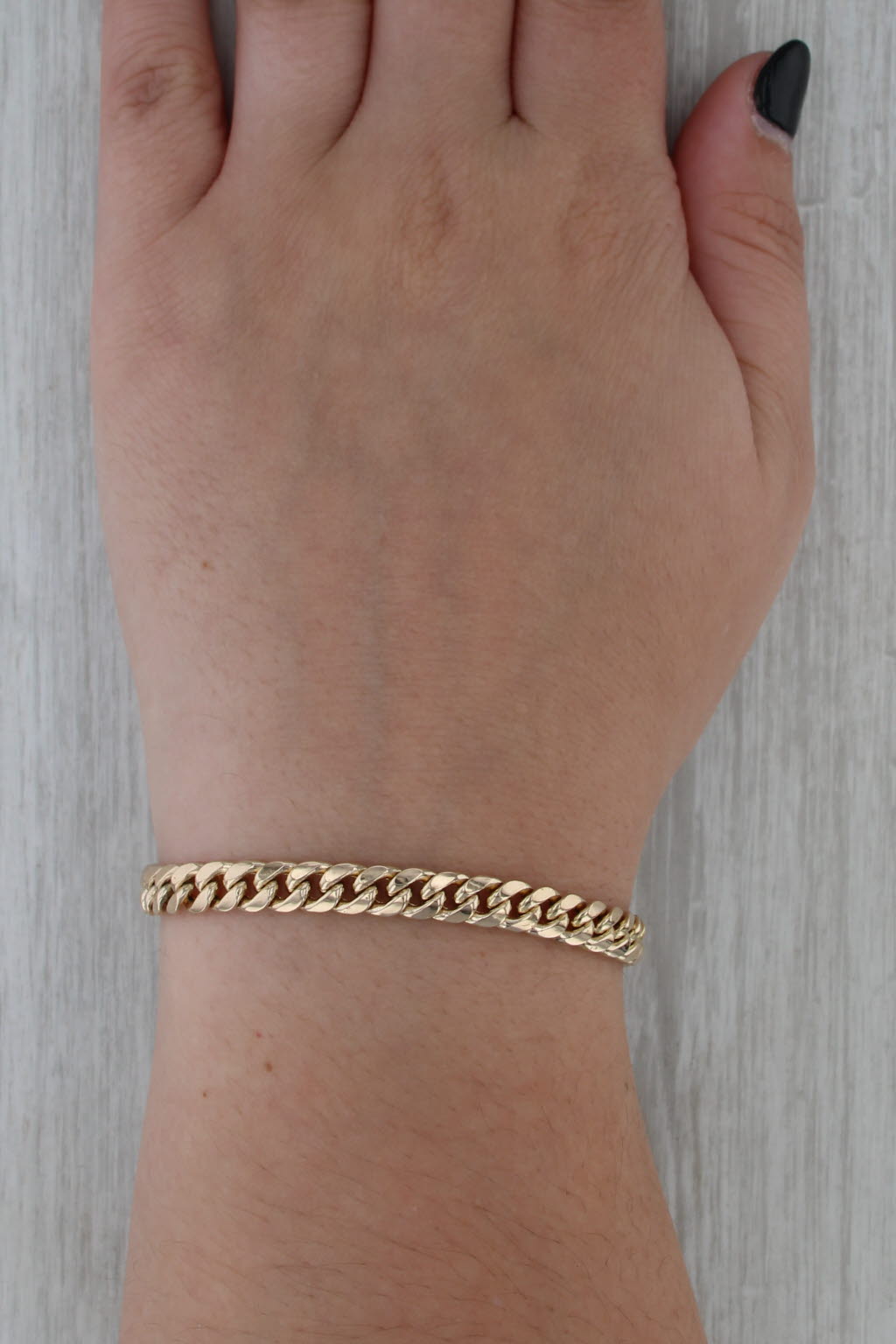 7.75" 6.1mm Curb Chain Bracelet 14k Yellow Gold