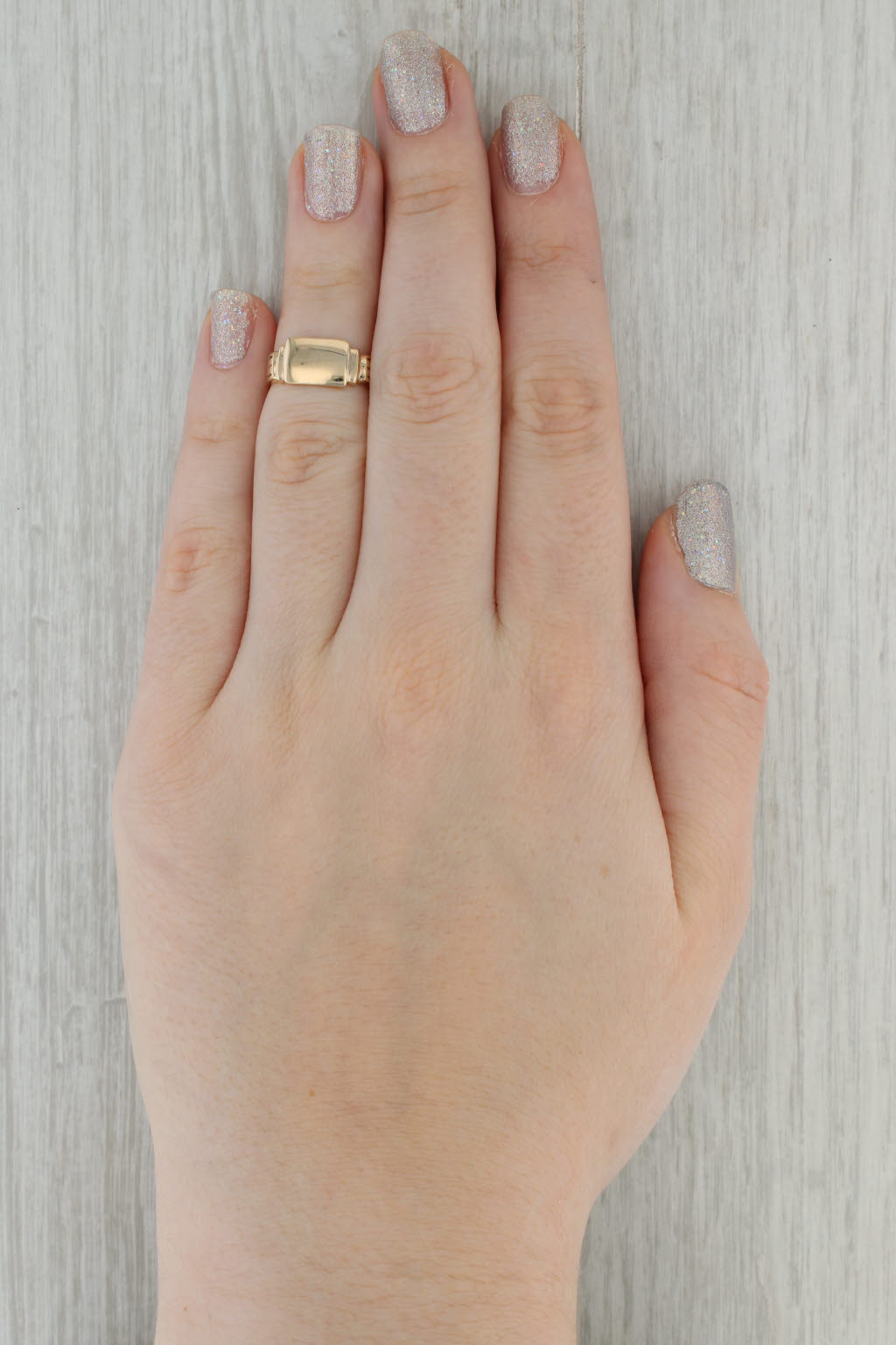 Dark Gray Vintage Engravable Signet Ring 10k Yellow Gold Size 4.5