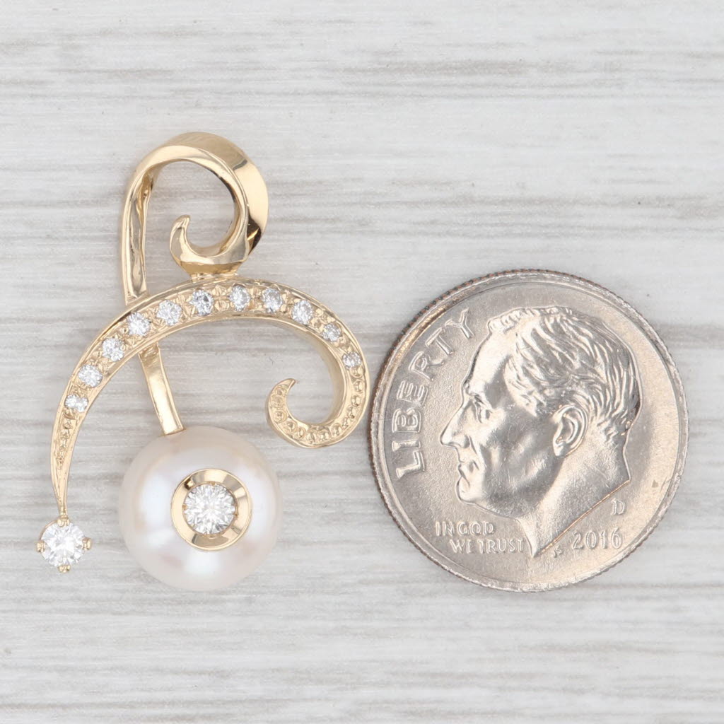 Light Gray 0.28ctw Diamond Cultured Pearl Pendant 14k Yellow Gold
