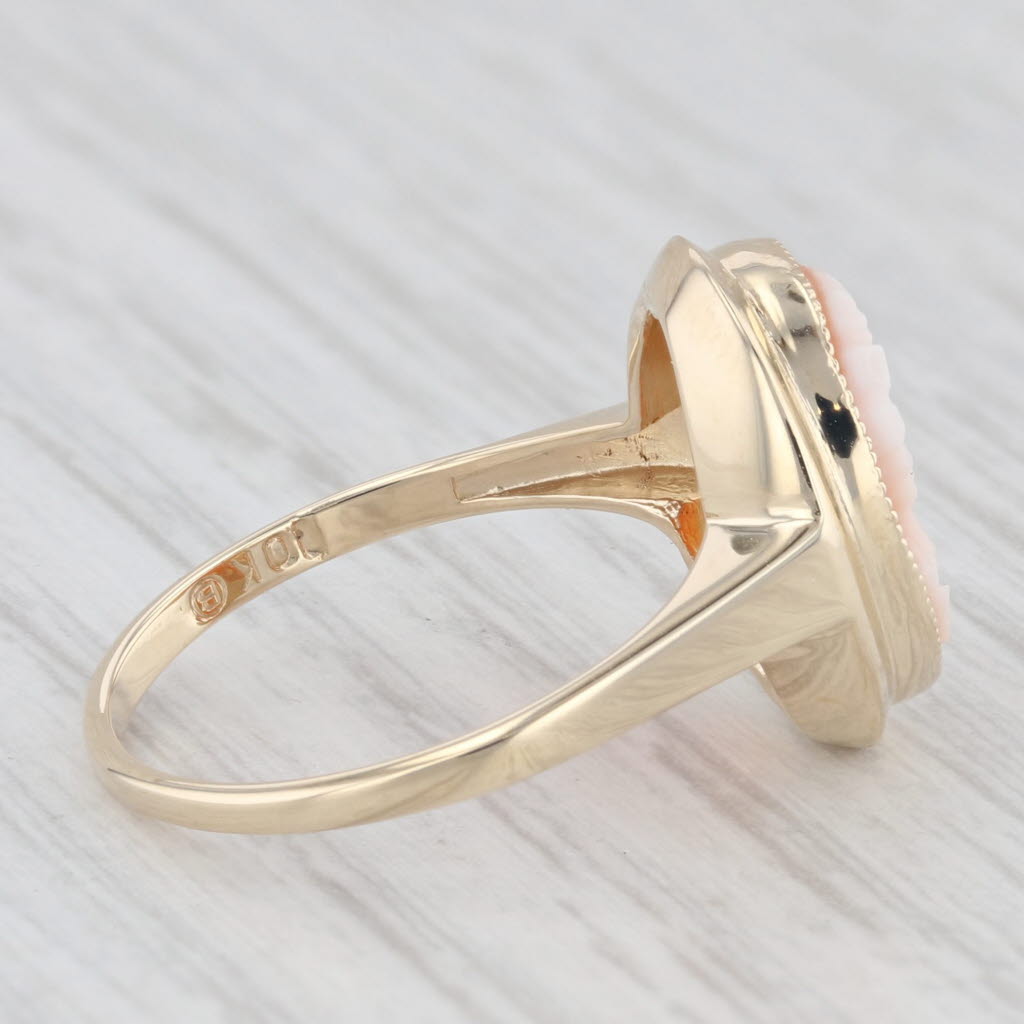 Light Gray Vintage Carved Shell Cameo Ring 10k Yellow Gold Size 6.5