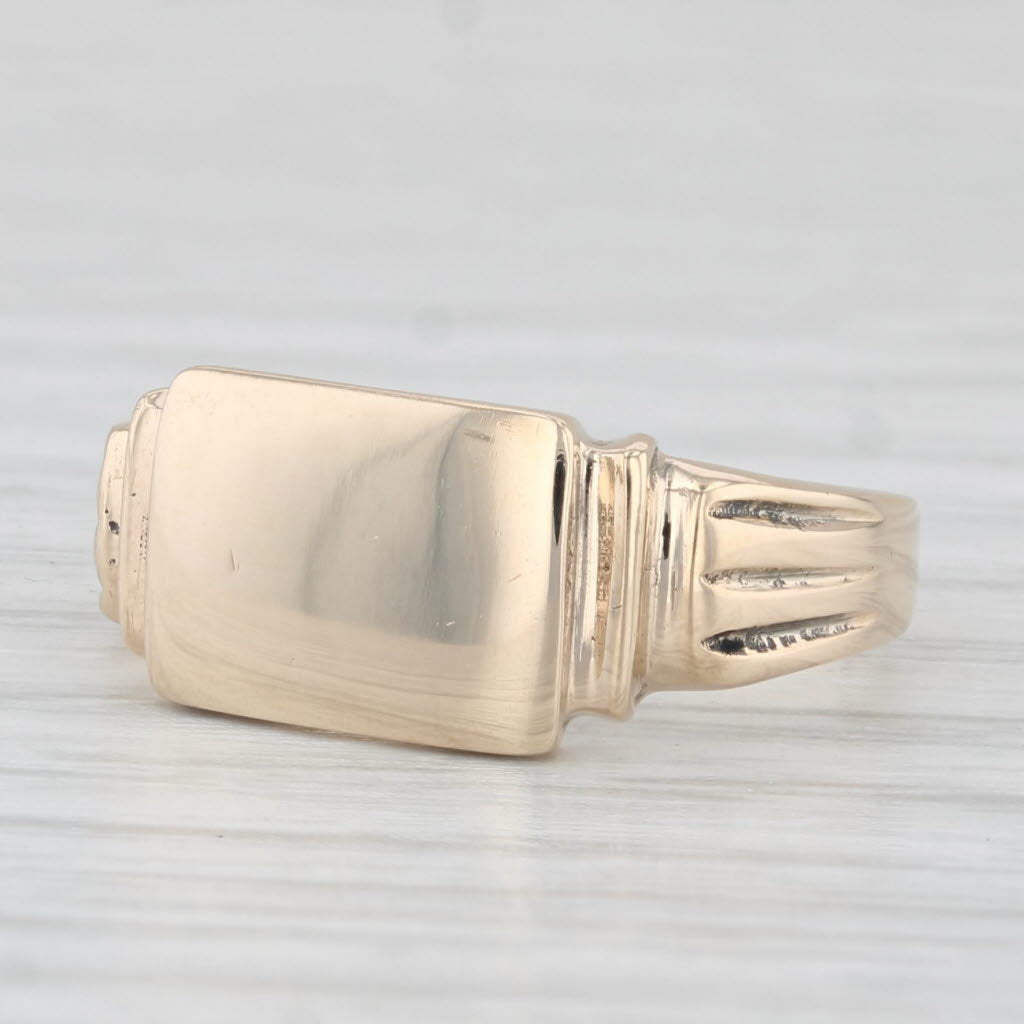 Light Gray Vintage Engravable Signet Ring 10k Yellow Gold Size 4.5