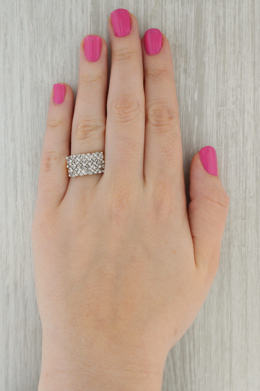 Dark Gray 0.90ctw Diamond Cluster Crosshatch Ring 14k Gold Size 9.25