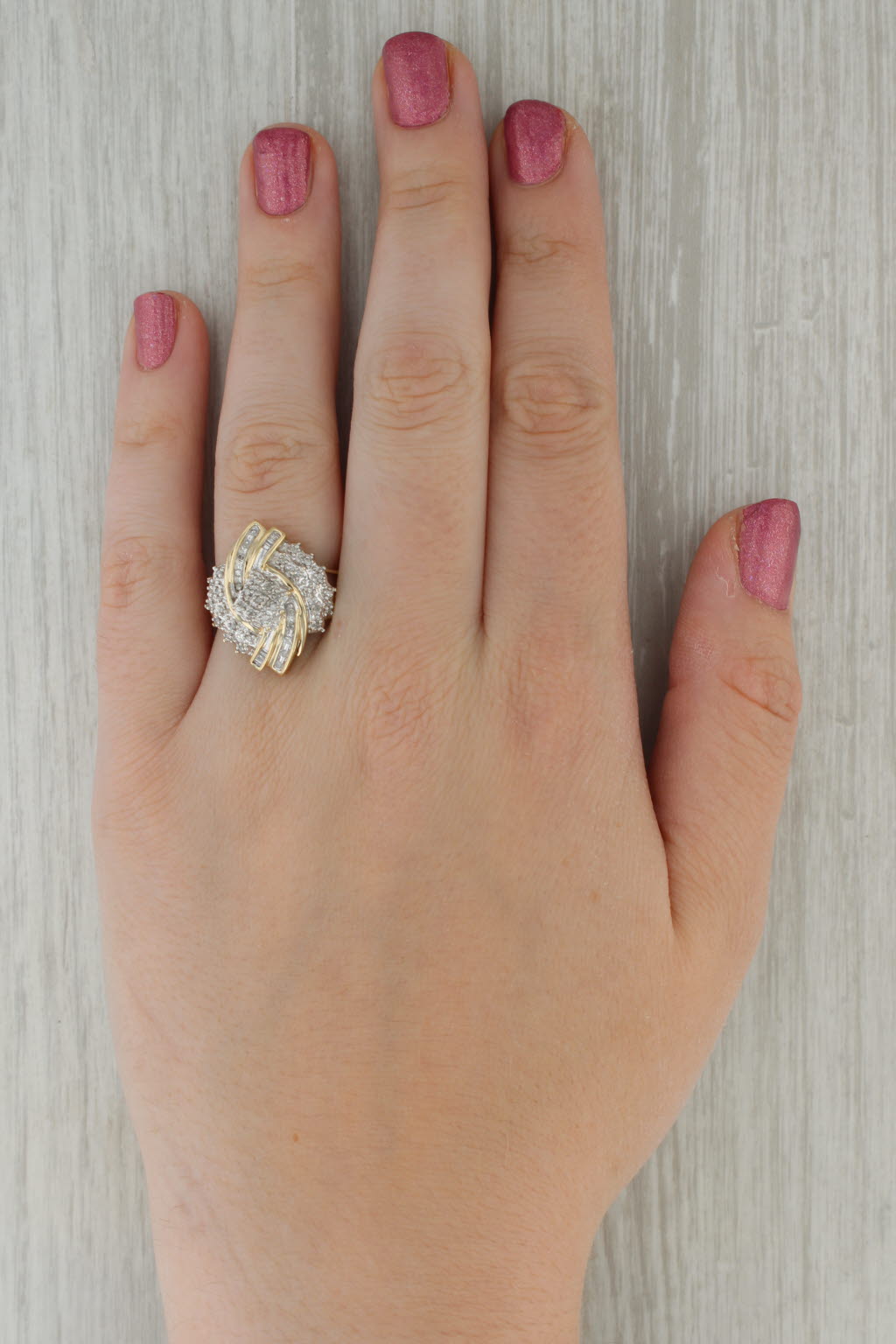 Rosy Brown 0.15ctw Diamond Cluster Swirl Ring 10k Yellow Gold Size 8.25