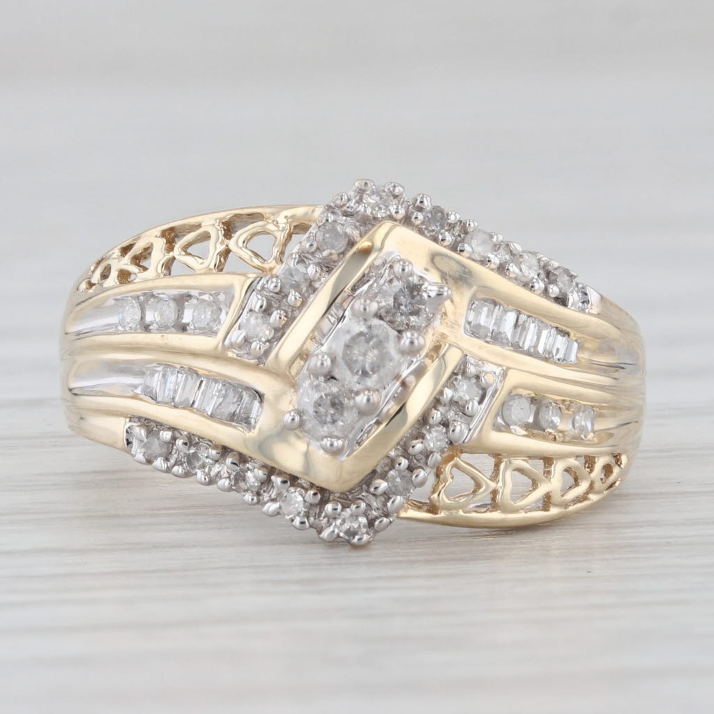 Light Gray 0.25ctw Diamond 3-Stone Ring 10k Yellow Gold Size 8.25 Engagement