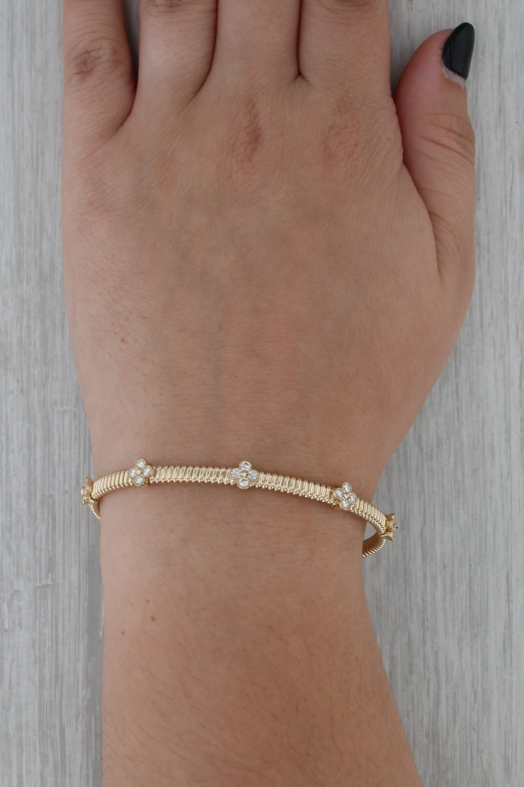 New 0.75ctw Diamond Flower Flexible Bangle Bracelet 14k Yellow Gold 6.75"