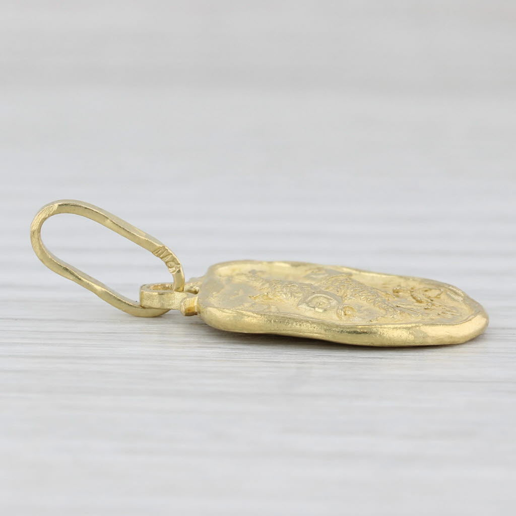 Light Gray Pisces Fish Pendant 18k Yellow Gold Birth Sign Charm
