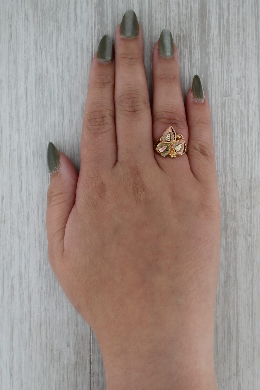 Black Hills Gold Jewelry Co Leaf Ring 10k Yellow Green Rose Gold Size 6.25