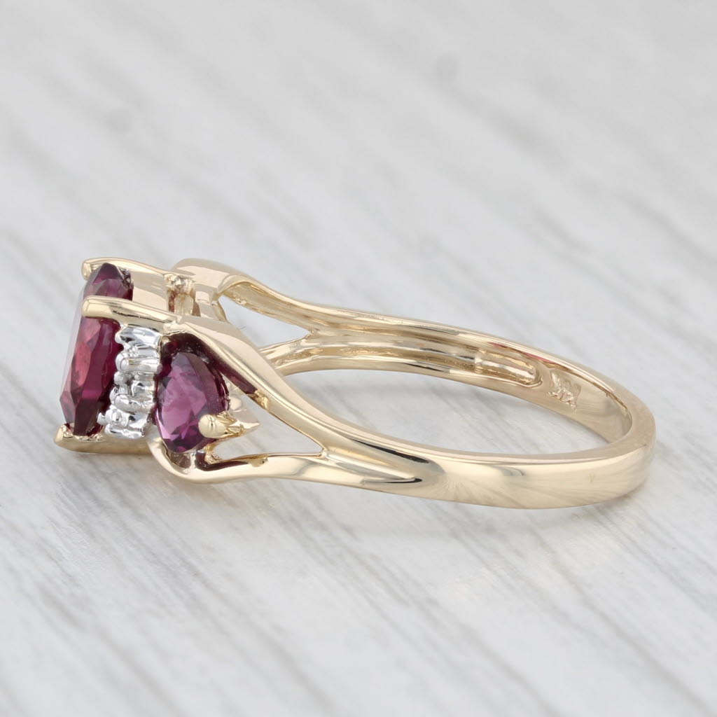Light Gray 2ctw Garnet Hearts Ring 14k Yellow Gold Size 7 Diamond Accents