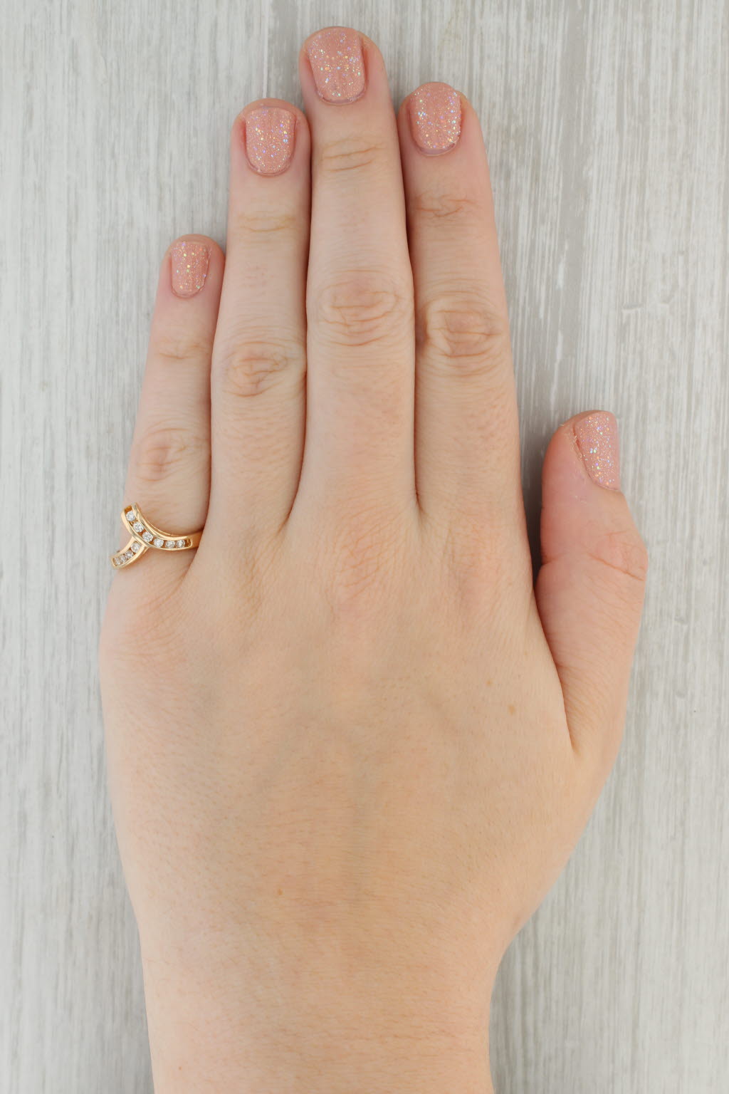 Tan 0.27ctw Diamond Contoured V Ring 14k Yellow Gold Size 6.75 Guard