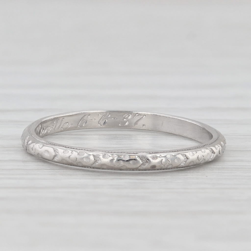 Light Gray Art Deco Floral Engraved Wedding Band Platinum Size 7 Stackable Ring