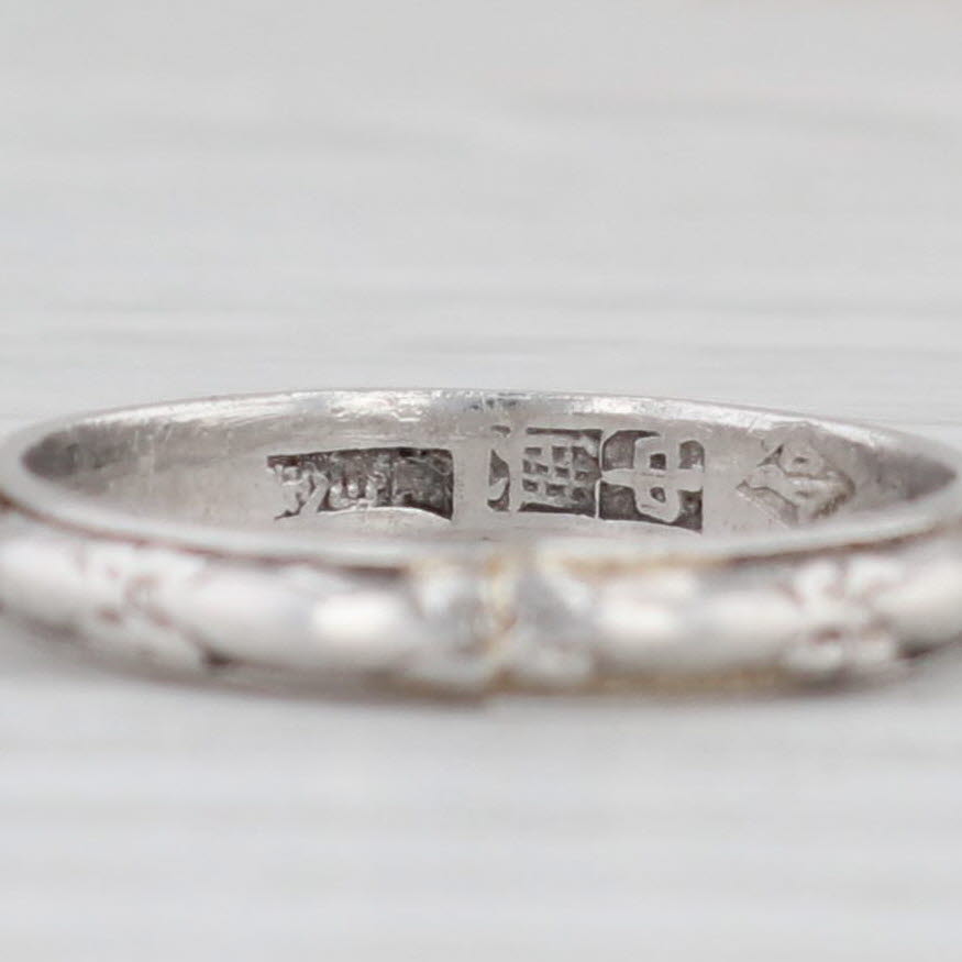 Light Gray Antique Floral Etched Band Platinum Wedding Ring Stackable Asian Hallmarks