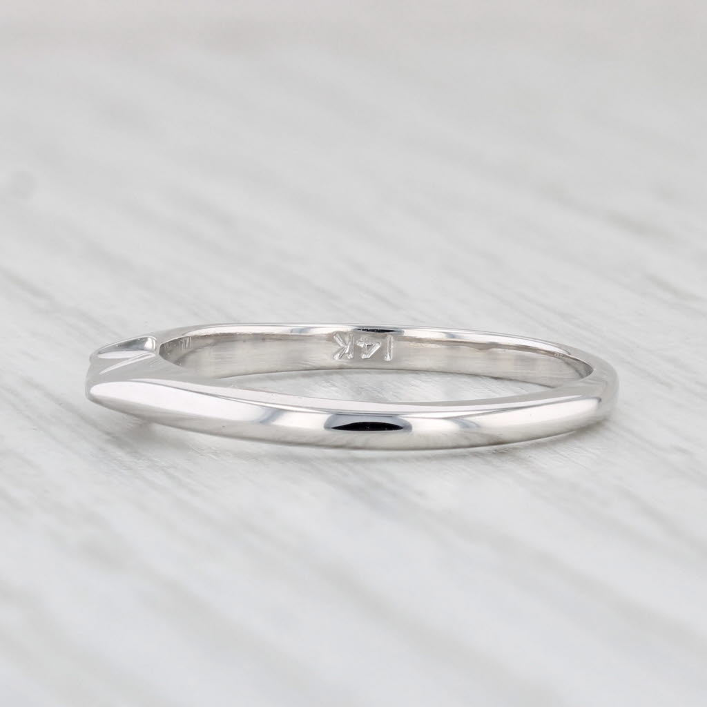 Light Gray Wedding Band Guard Ring 14k White Gold Size 6 Contoured Center