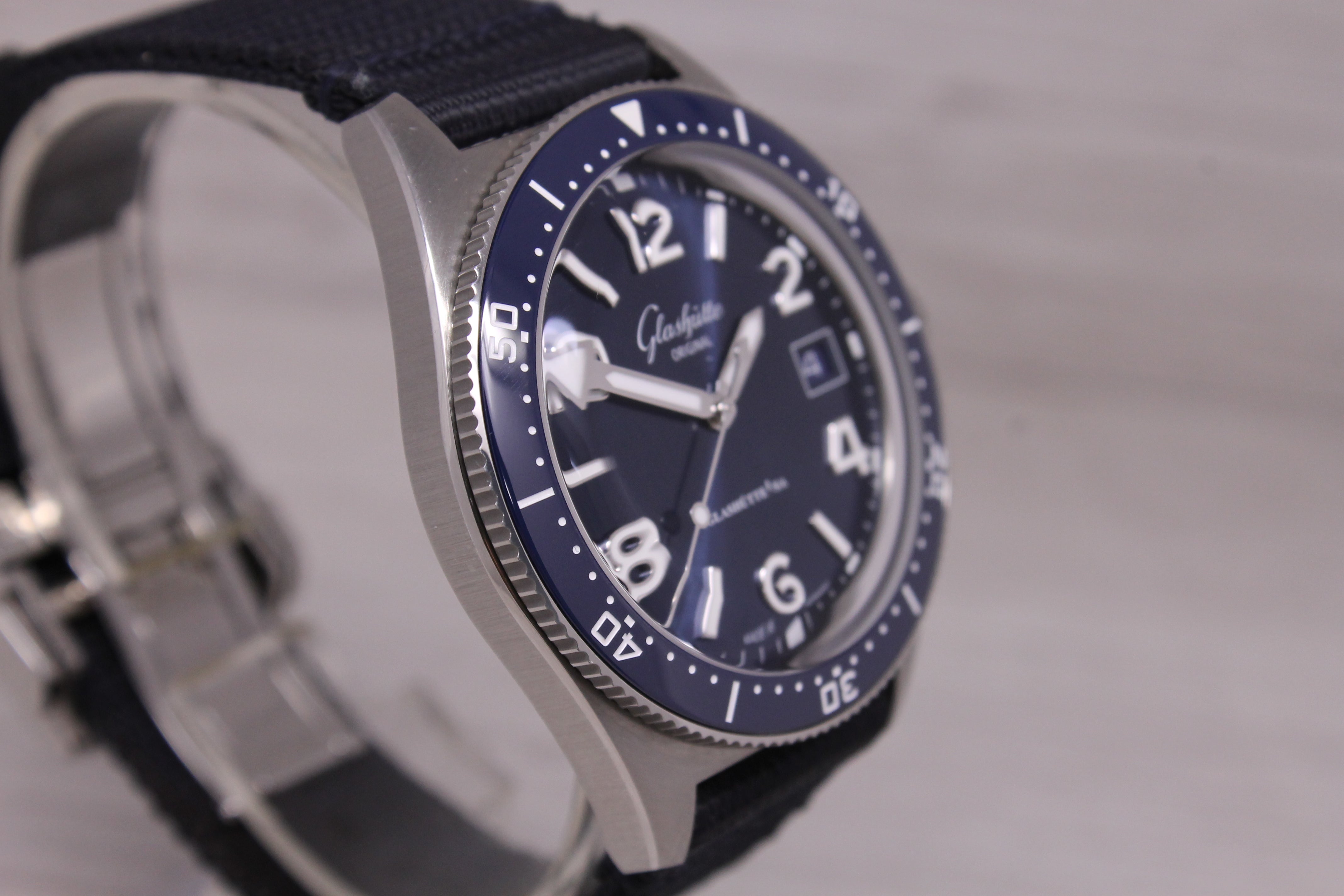 Glashutte SeaQ Blue Automatic Mens Divers Watch w/ Strap & Box 1-39-11-09-81-34