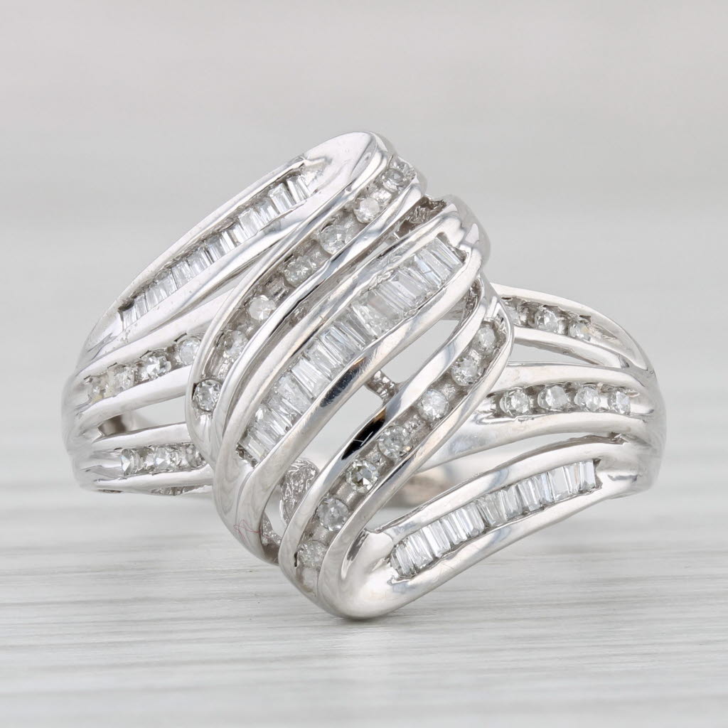 Light Gray 0.34ctw Diamond Scalloped Bypass Ring 10k White Gold Size 7.25