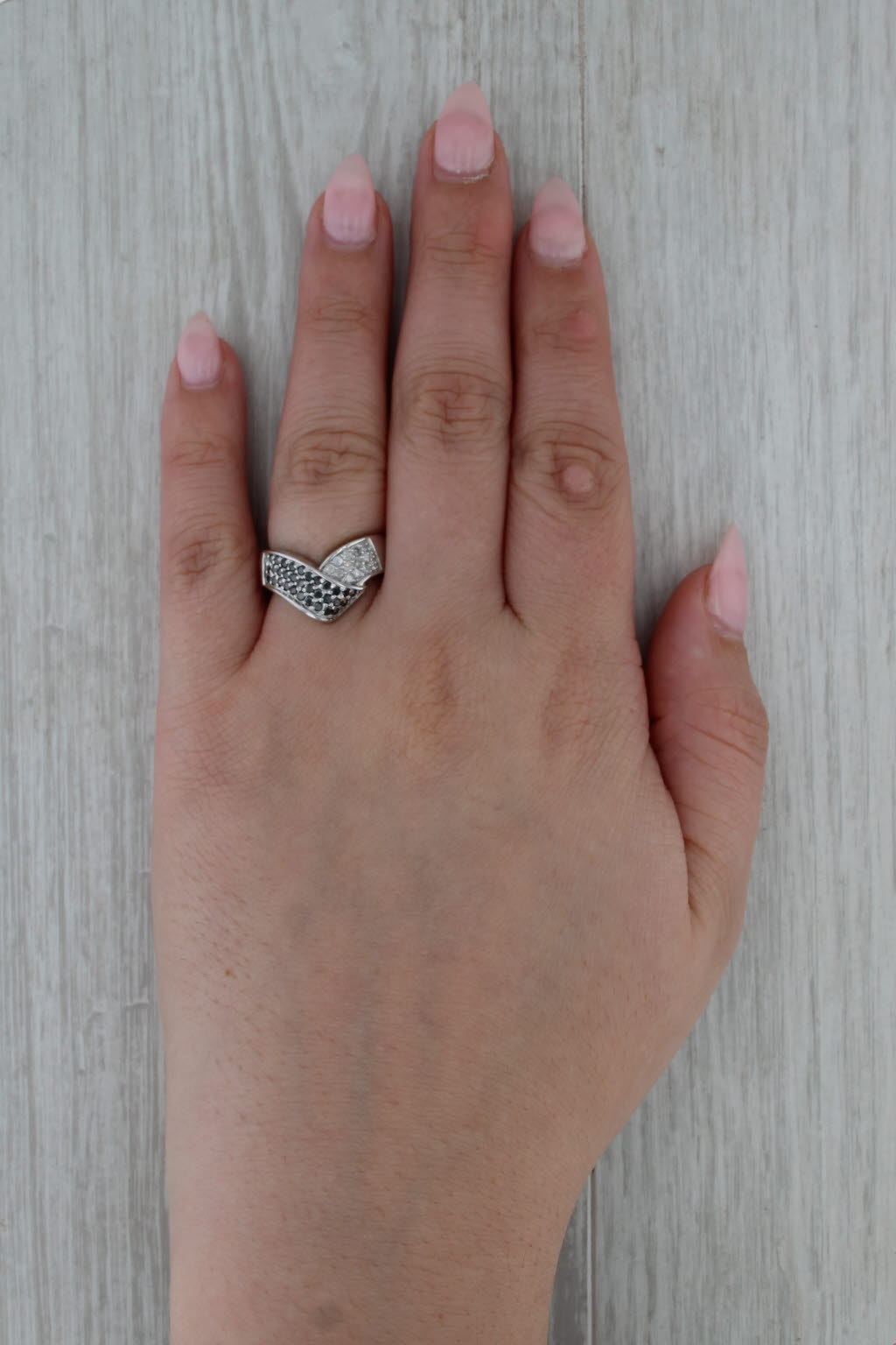 0.46ctw Black White Diamond Bypass Contoured Knot Ring 14k White Gold Size 6.25