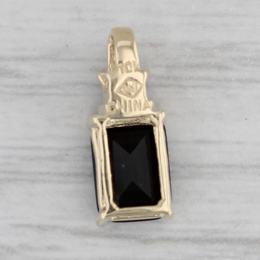 Gray 0.91ctw Onyx Diamond Small Drop Pendant 10k Yellow Gold