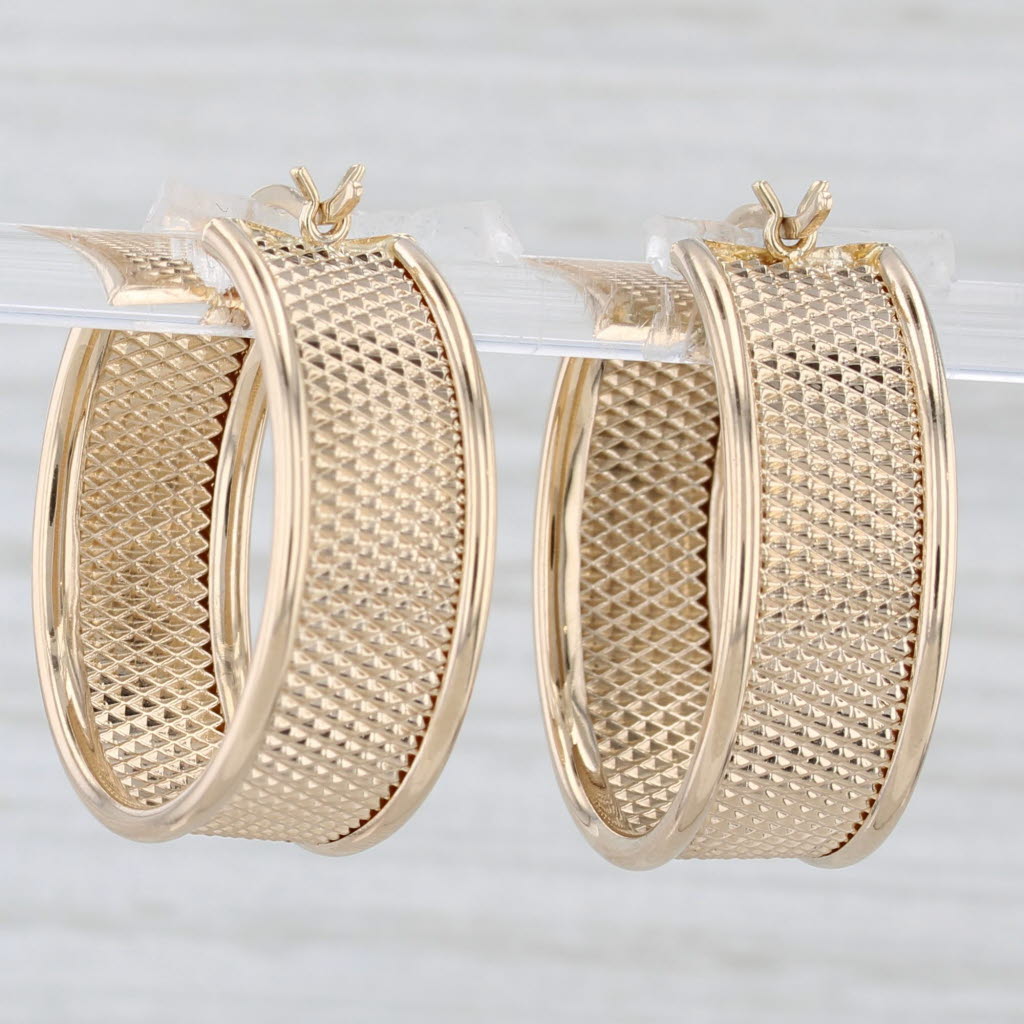 Light Gray Wide Textured 14k Yellow Gold Hoop Earrings