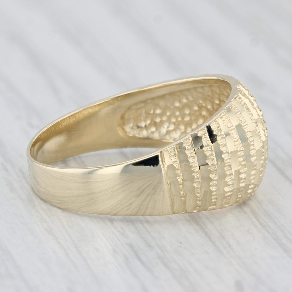 Light Gray Beveled Textured Ring 14k Yellow Gold Size 8 Band