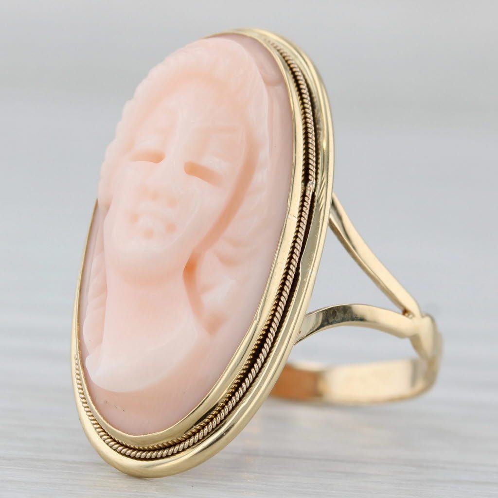 Gray Vintage Coral Cameo Ring 18k Yellow Gold Size 6.5