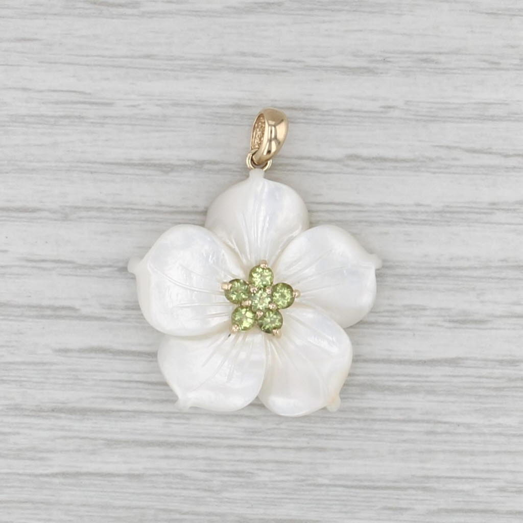 0.76ctw Peridot Mother of Pearl Flower Pendant 14k Gold Floral