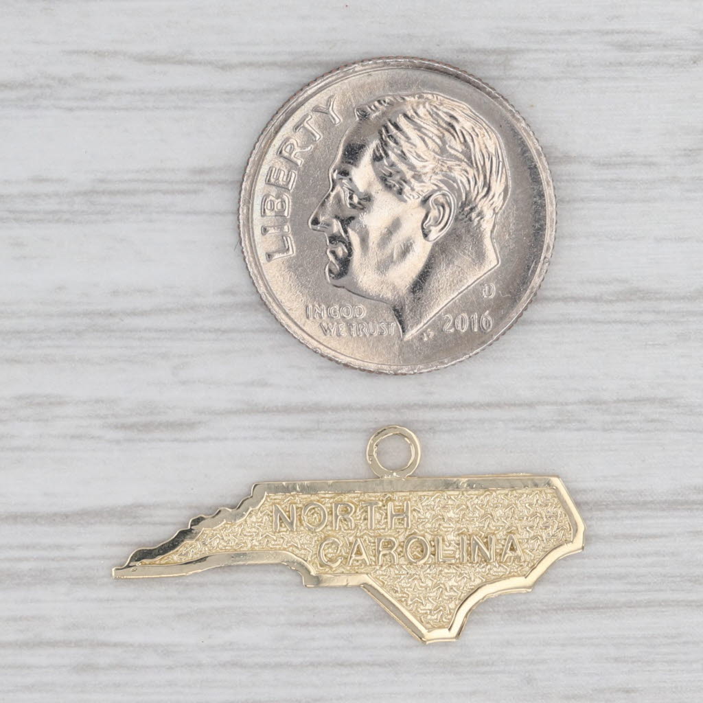 Light Gray North Carolina State Souvenir Charm 10k Yellow Gold Pendant
