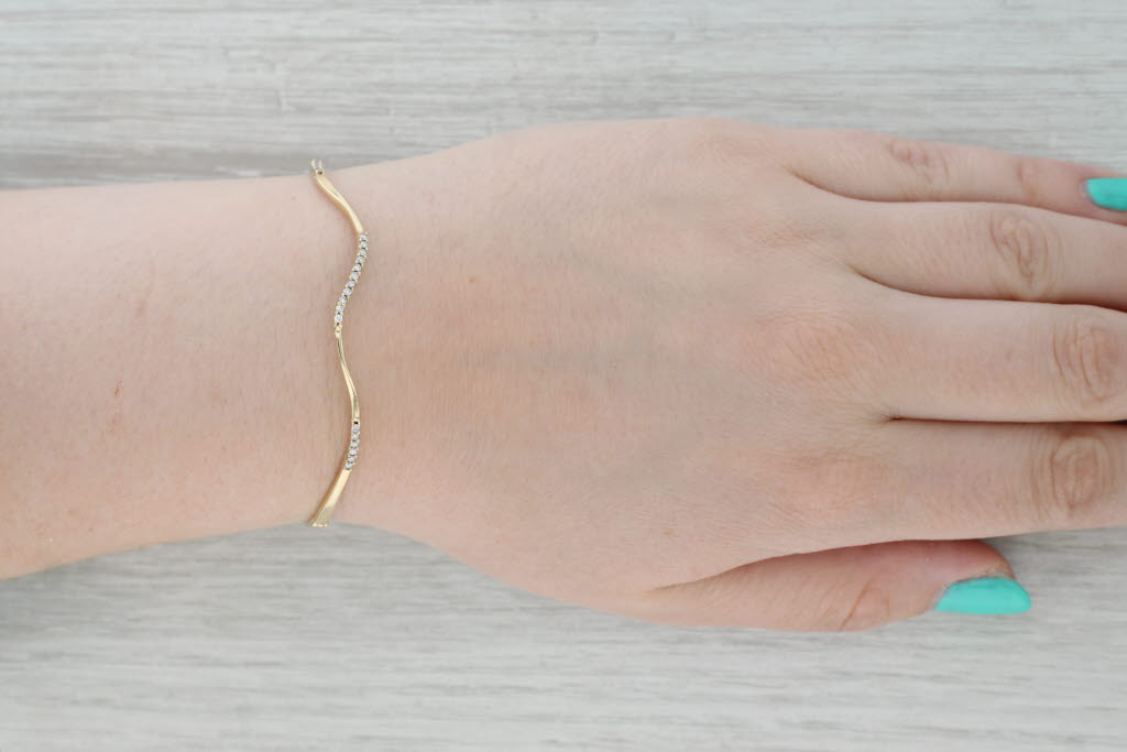 Gray Contoured 0.25ctw Diamond Bangle Bracelet 10k Yellow Gold 6.75" 2.1mm
