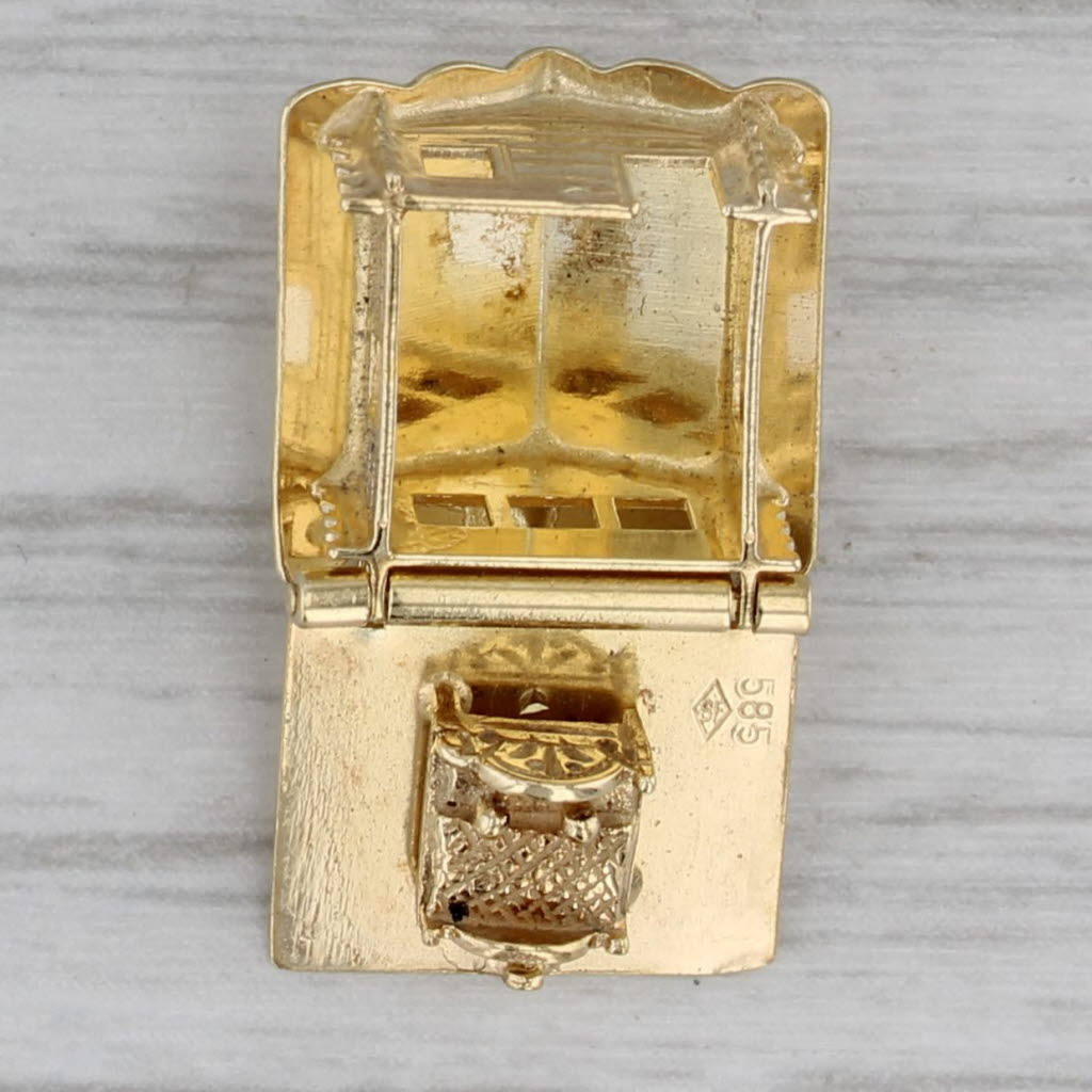 Gray Log Cabin Charm 14k Yellow Gold Opens 3D Souvenir Vintage Pendant