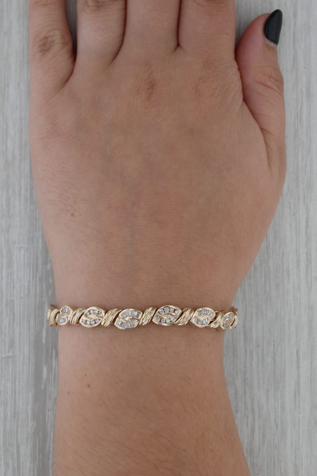 2.02ctw Diamond Knot Bracelet 14k Yellow Gold 7" 6.8mm