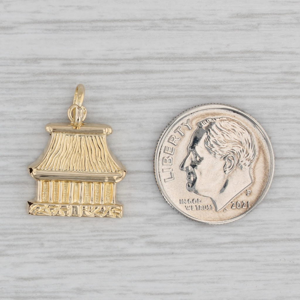Gray Tahiti Hut Charm 18k Yellow Gold Souvenir Pendant