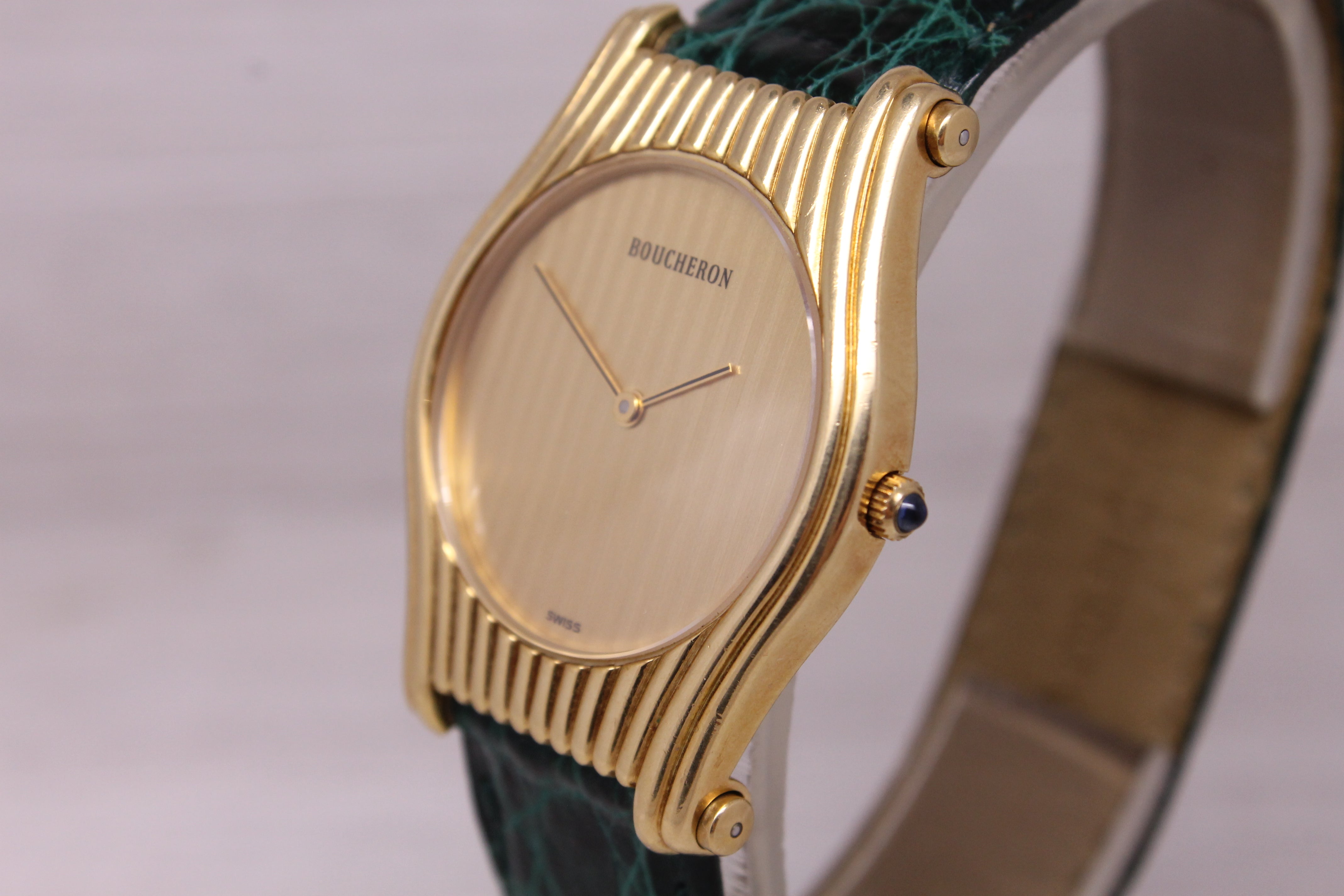 Boucheron Reflet 18k Yellow Gold 31mm Quartz Wrist Watch ref.A241 Green Strap