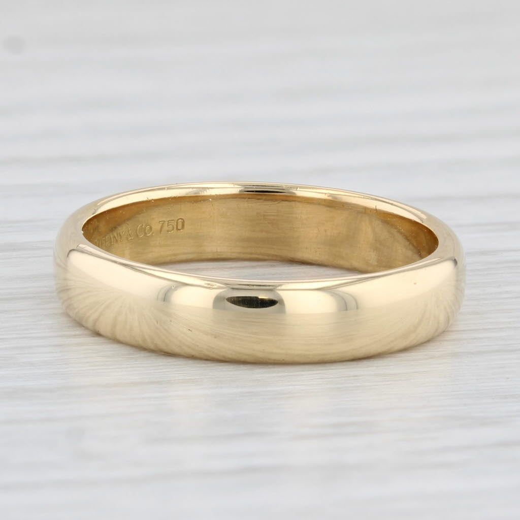 Light Gray Classic Tiffany & Co Wedding Band 18k Yellow Gold Size 8.25 Ring 1999 with Pouch