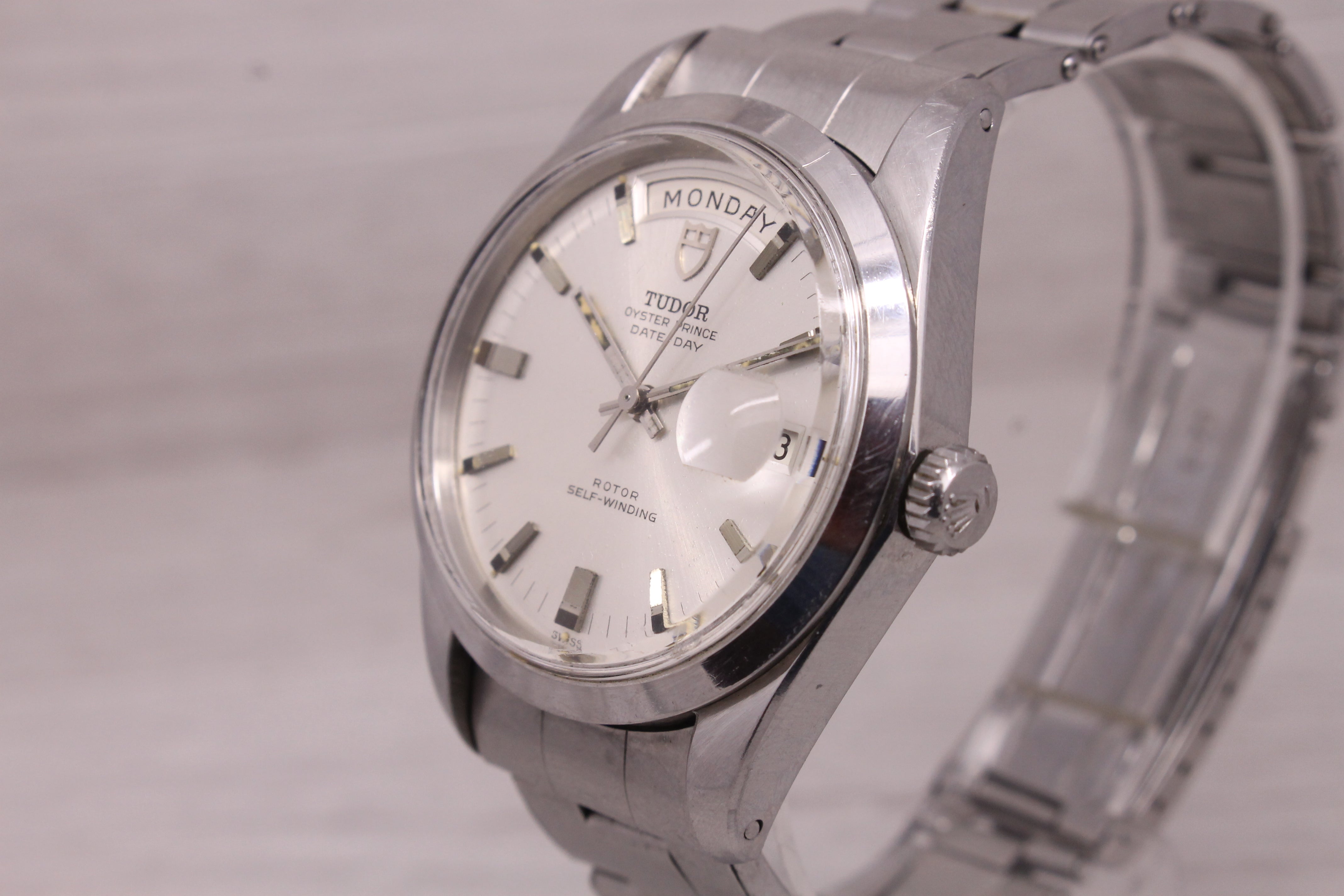 Dark Gray Vintage c.1970 Tudor Jumbo Date Day 7017/0 38mm Mens Automatic Watch C&I Rolex