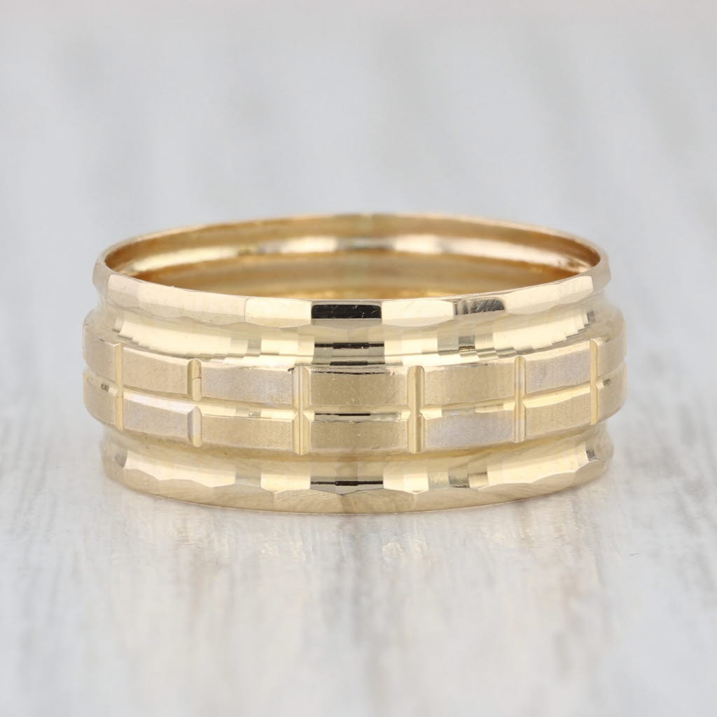 Beveled Pattern Ring 18k Yellow Gold Size 7.25 Stackable Band