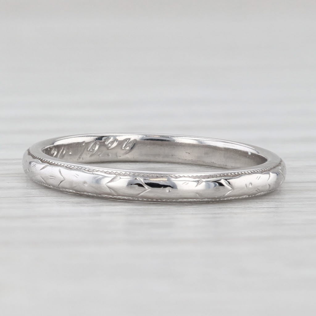 Light Gray Antique Floral Engraved Wedding Band 18k White Gold Ring Stakable Size 5