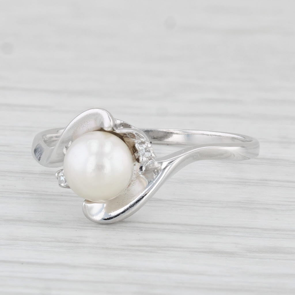 Light Gray Cultured Pearl Solitaire Ring 10k White Gold Diamond Accents Bypass Size 8