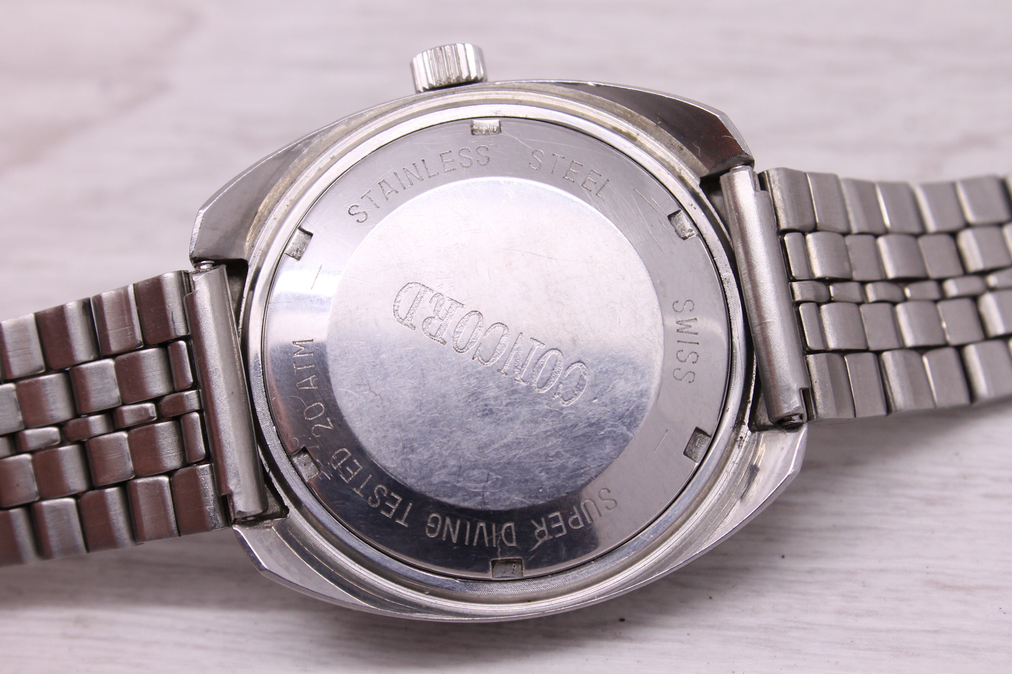Gray Vintage Concord 660 Mens 37mm Stainless Steel Automatic Divers Style Watch ETA