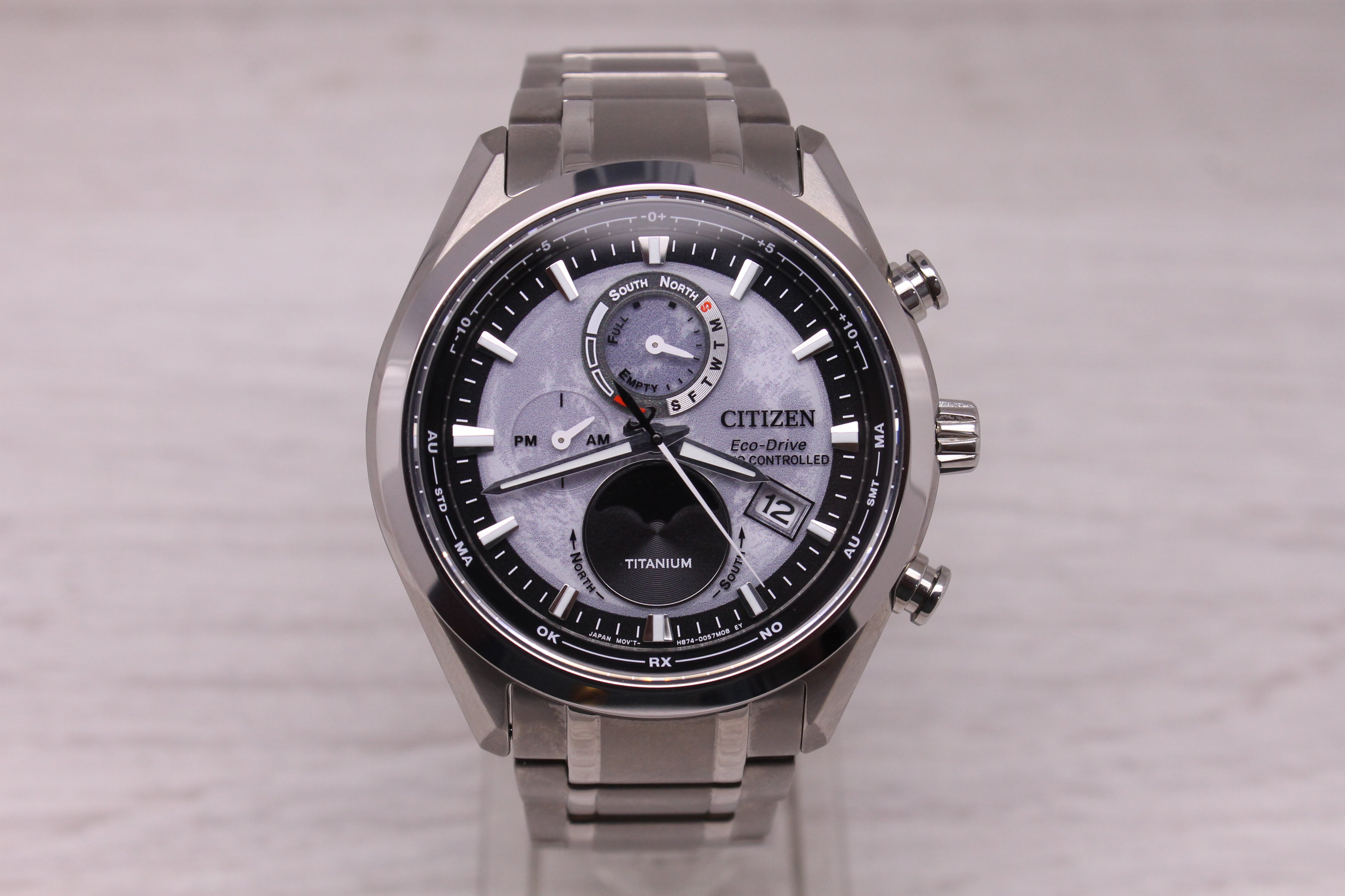 Citizen Eco-Drive Tsuki-yomi A-T Mens Watch 43mm Super Titanium Moonphase Date