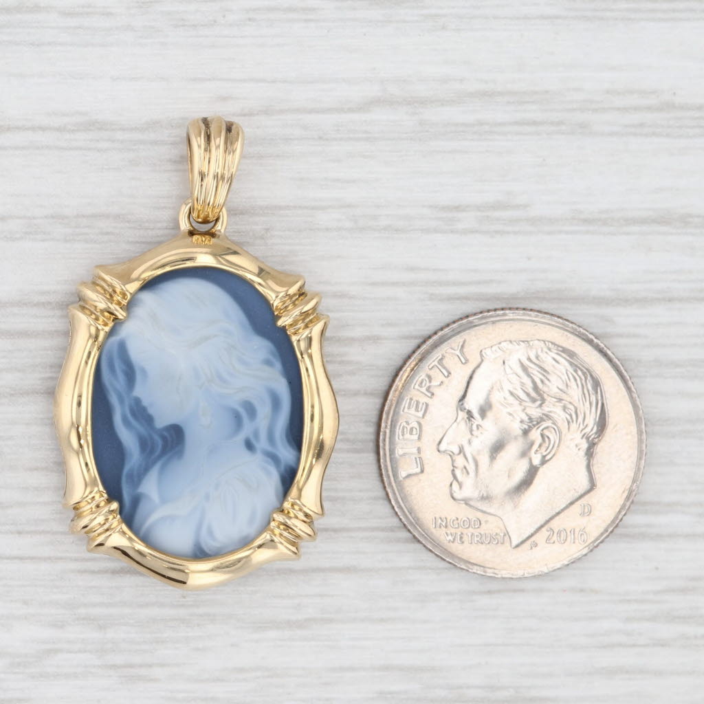 Light Gray Vintage Carved Black White Agate Onyx Cameo Pendant 18k Yellow Gold Figural