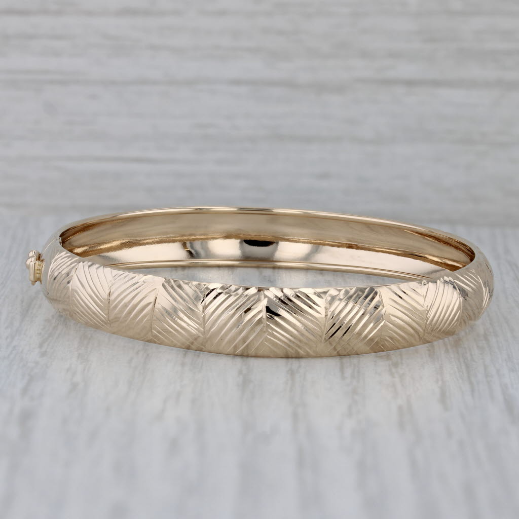 Dark Gray Etched Pattern Bangle Bracelet 14k Yellow Gold 7.25" 8.5mm