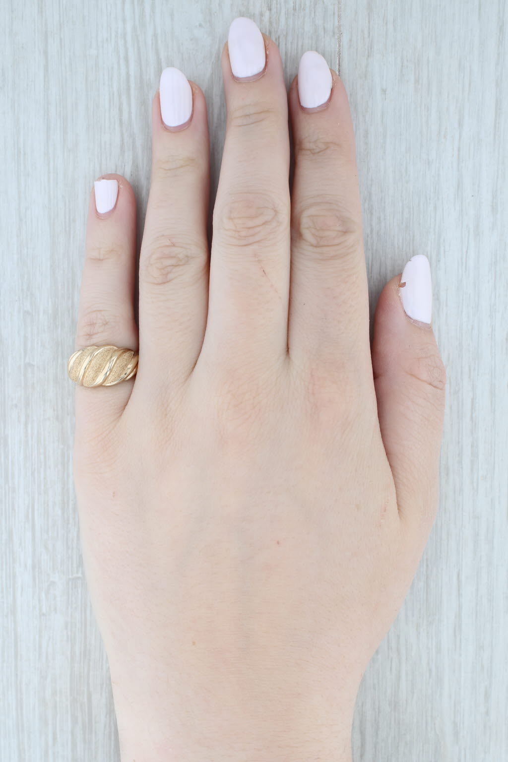 Light Gray Brushed Scalloped Croissant Domed Ring 14k Yellow Gold Size 5.25