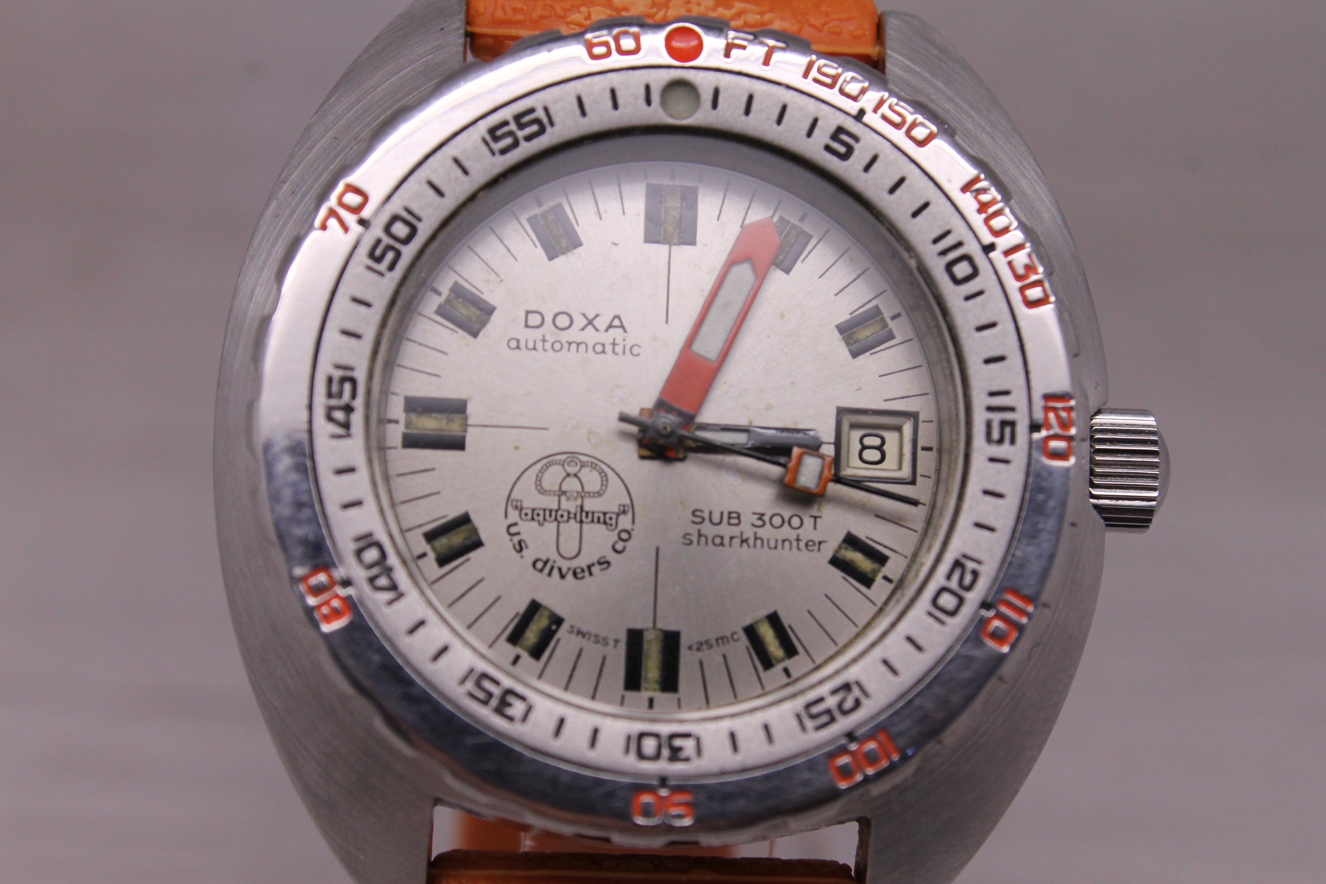 Vintage Doxa SUB300T Sharkhunter Mens 42mm Steel Divers Watch Silver Aqua Lung