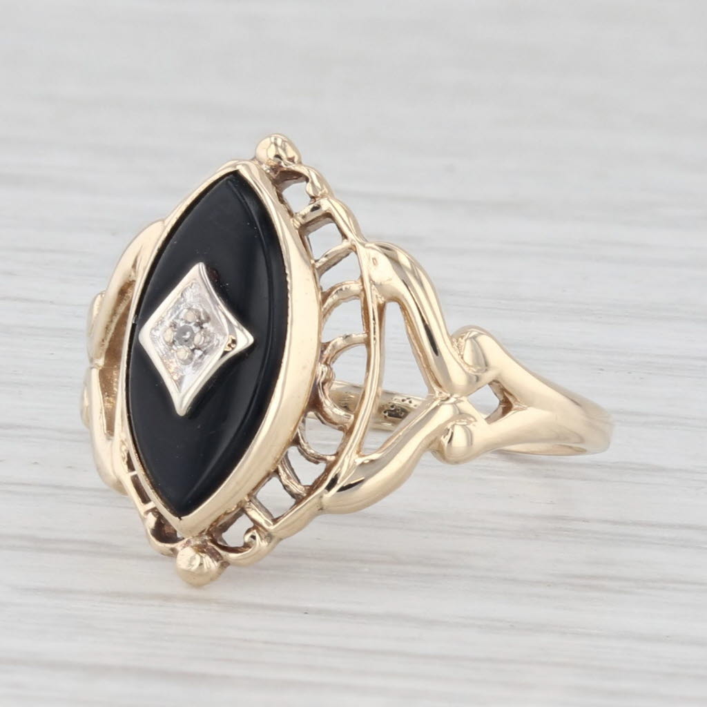 Light Gray Ornate Vintage Black Onyx Signet Ring 10k Yellow Gold Size 5.5